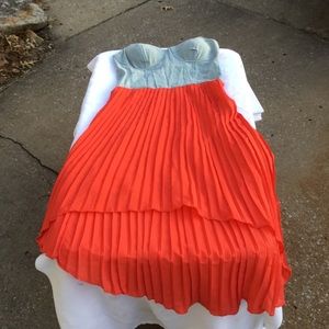 Sundress NWT coral pleated hi-low👗👗👗